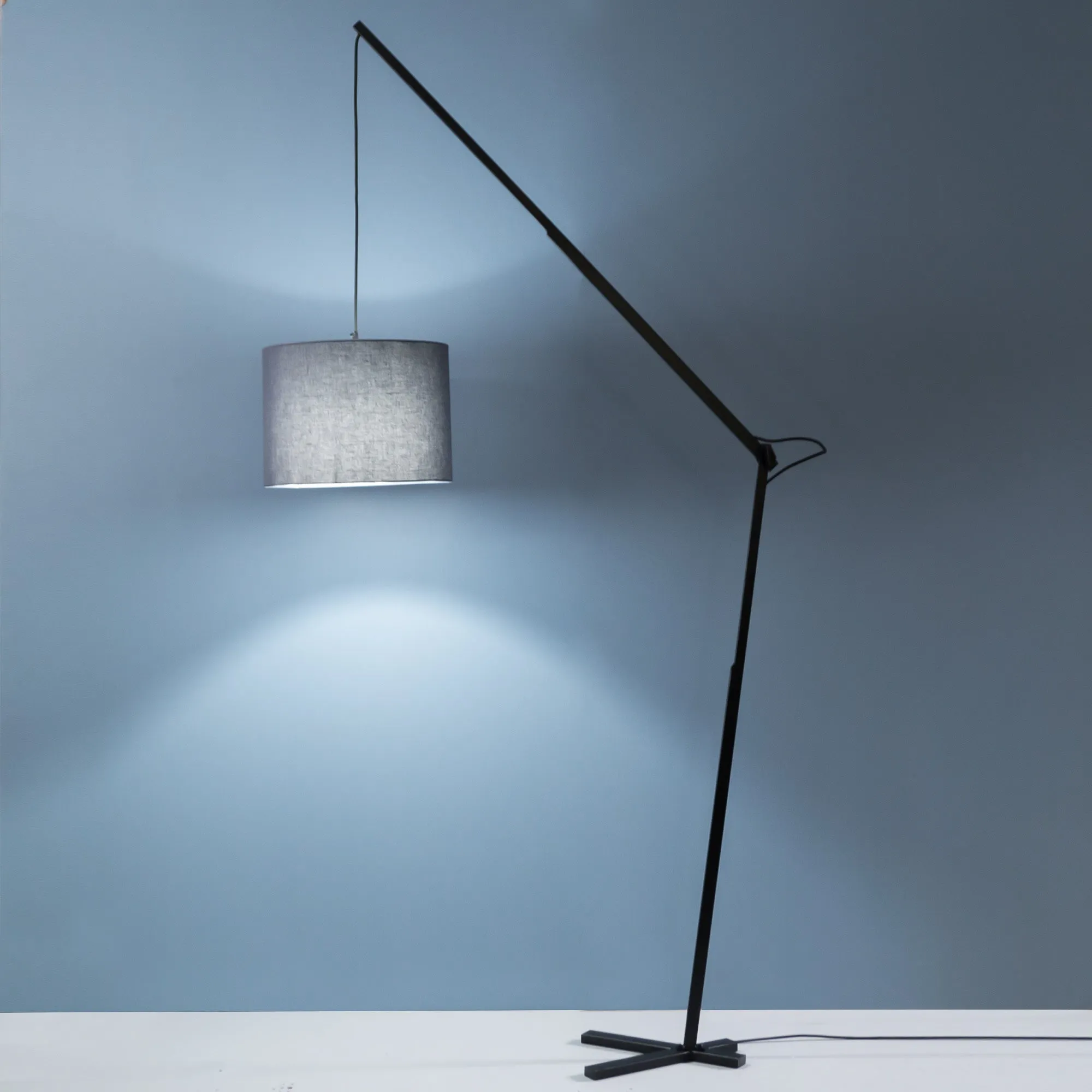 Clf103 Black Slim-Arm Tall Industrial Floor Lamp