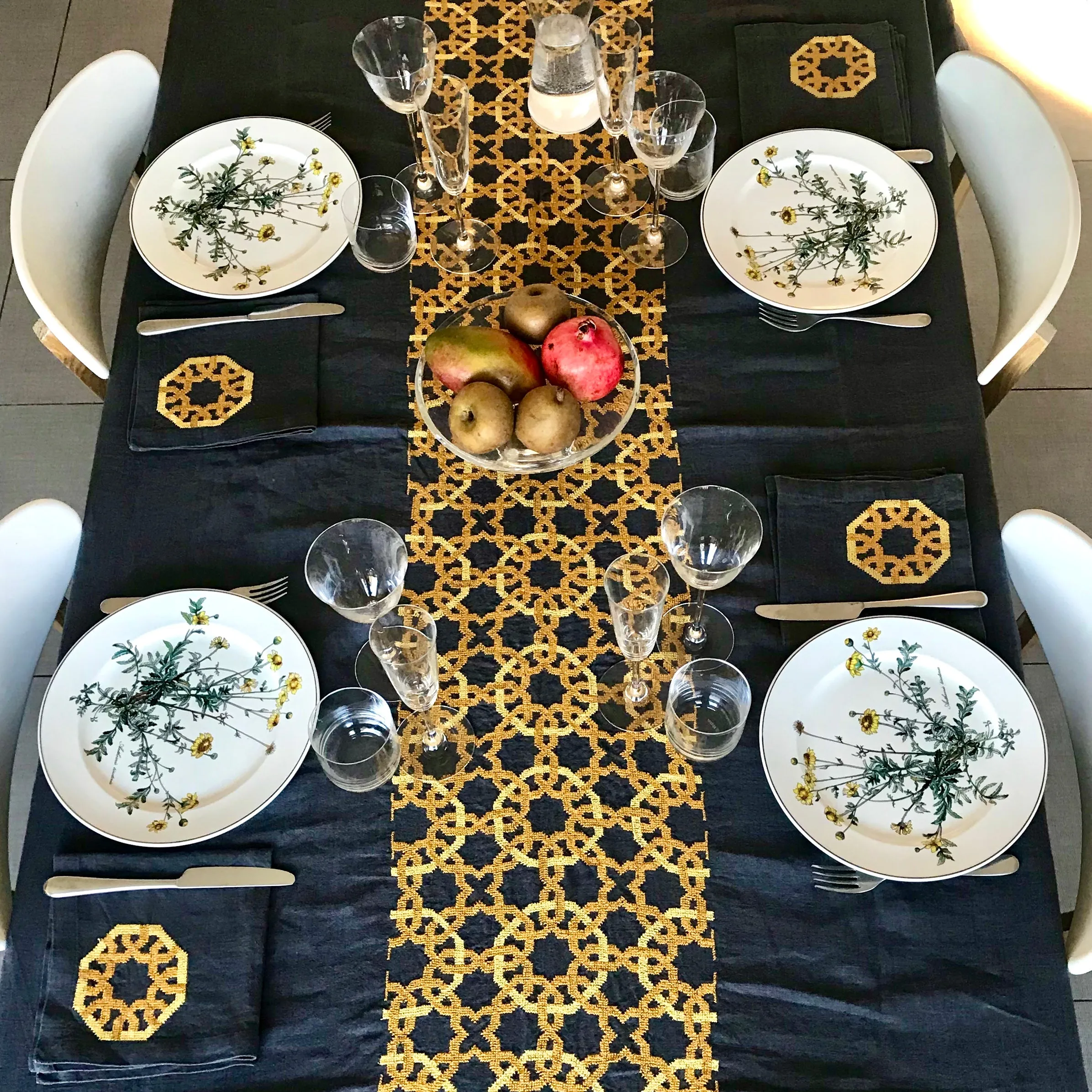 GRAPHITE LINEN TABLECLOTH PUTRAJAYA | 280 x 180 cm