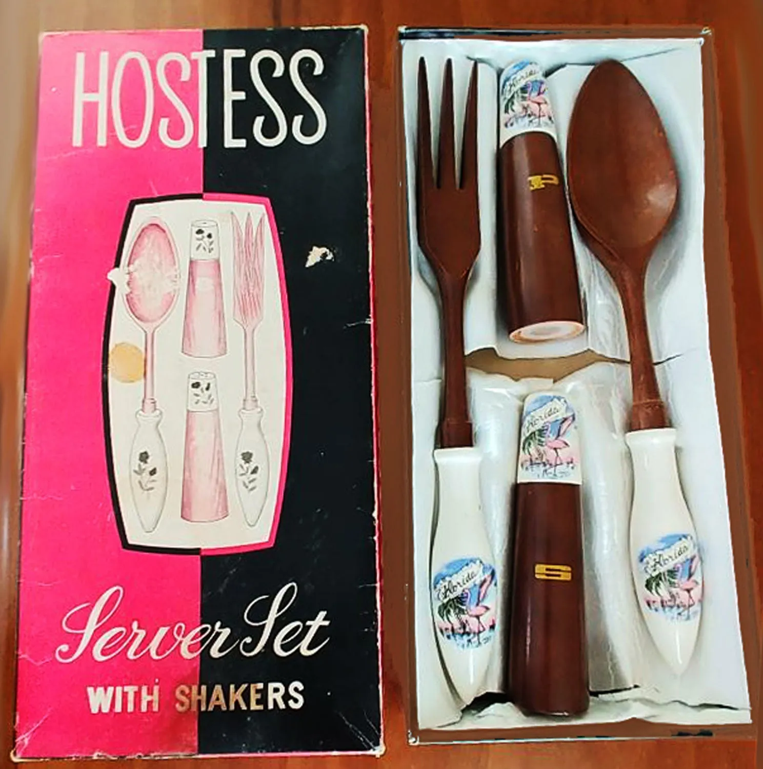 VINTAGE FLORIDA '60s / '70s HOSTESS SALAD SERVER SET WITH SALT & PEPPER SHAKERS